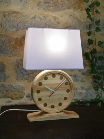 Lampe horloge en bois de palette.