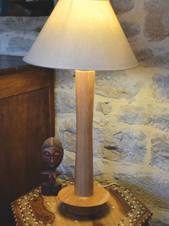 Lampe « tulipe » en chêne.